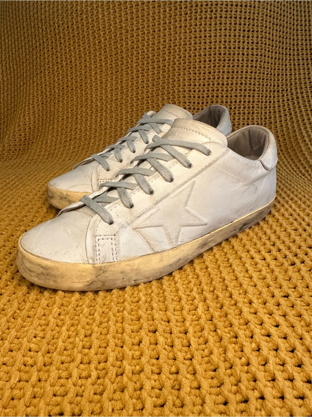 Golden Goose White/Grey Leather Low-Top Sneakers with Gray Laces